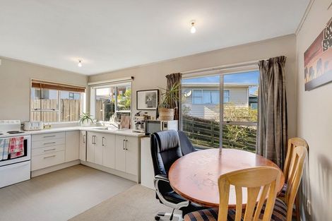 Photo of property in 15a Colchester Crescent, Newlands, Wellington, 6037