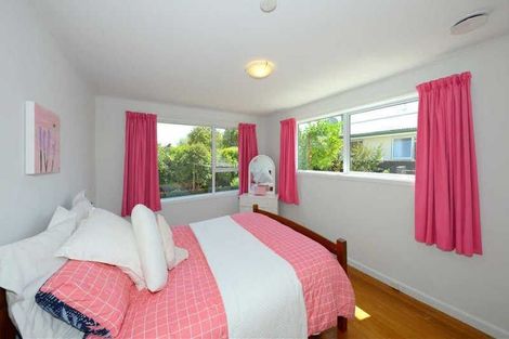Photo of property in 1 Yardley Street, Avonhead, Christchurch, 8042