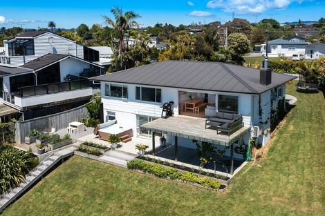 Photo of property in 106 Tiroroa Avenue, Te Atatu South, Auckland, 0610