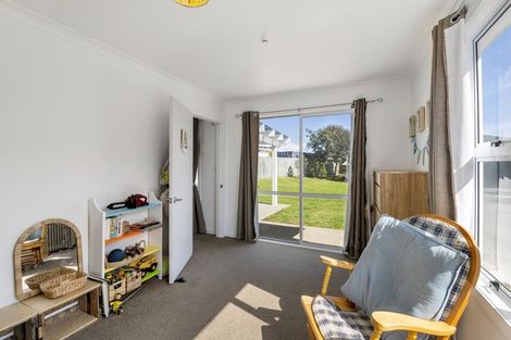 Photo of property in 14 Brown Terrace, Foxton Beach, Foxton, 4815