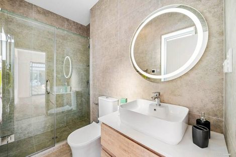 Photo of property in 1 Creswell Lane, Papakura, 2110