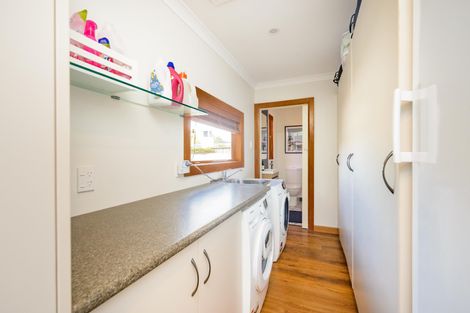 Photo of property in 10 Stanley Avenue, Palmerston North, 4414