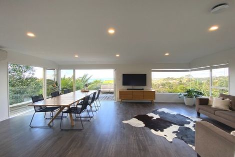 Photo of property in 76a Wade River Road, Stanmore Bay, Whangaparaoa, 0932