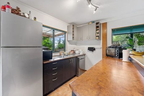Photo of property in 43b Vipond Road, Stanmore Bay, Whangaparaoa, 0932