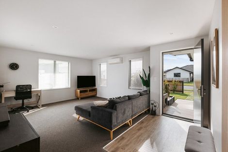 Photo of property in 14 Rotomanu Place, Pyes Pa, Tauranga, 3112