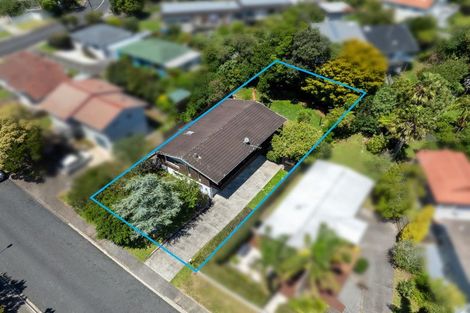 Photo of property in 4 Sispara Place, Beach Haven, Auckland, 0626