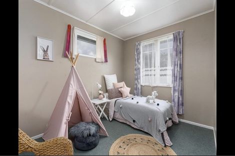 Photo of property in 52 Fergusson Street, Solway, Masterton, 5810