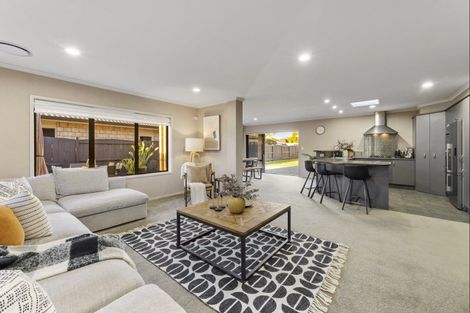 Photo of property in 33 Saint Heliers Place, Papamoa Beach, Papamoa, 3118