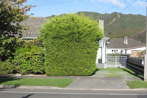 Photo of property in 90 Naenae Road, Naenae, Lower Hutt, 5011