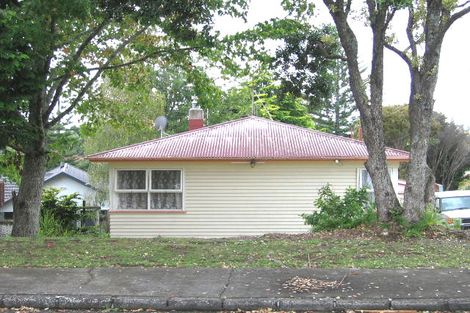 Photo of property in 1a Christina Avenue, Te Atatu South, Auckland, 0602