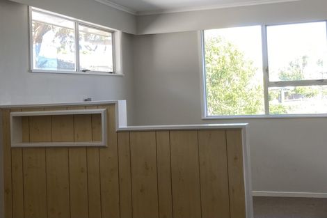Photo of property in 75 Gossamer Drive, Pakuranga Heights, Auckland, 2010