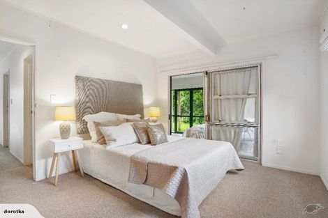 Photo of property in 27a Clairville Crescent, Wai O Taiki Bay, Auckland, 1072