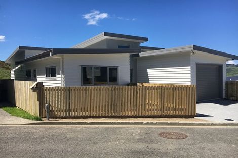 Photo of property in 36b Erlestoke Crescent, Churton Park, Wellington, 6037