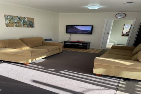 Photo of property in 2/47 Greenslade Crescent, Northcote, Auckland, 0627