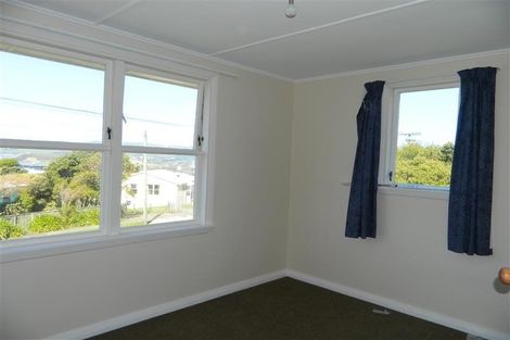 Photo of property in 2 Rakihau Place, Titahi Bay, Porirua, 5022
