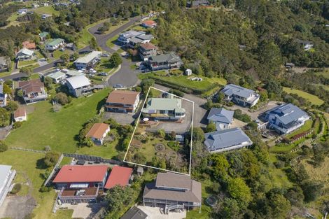 Photo of property in 8 Landel Place, Whitianga, 3510
