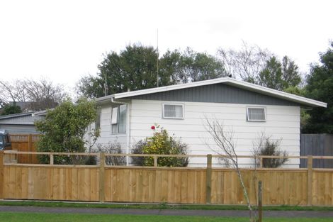 Photo of property in 10 Escort Grove, Awapuni, Palmerston North, 4412