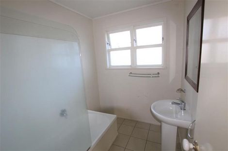 Photo of property in 10 Tuakau Road, Pukekohe, 2120