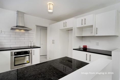 Photo of property in 2/14 Kelkirk Street, Kelston, Auckland, 0602