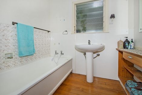 Photo of property in 92 Onerahi Road, Onerahi, Whangarei, 0110