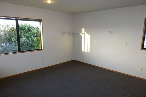 Photo of property in 3/194 Whangaparaoa Road, Red Beach, 0932