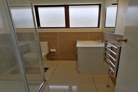 Photo of property in 9 Humphrey Kemp Avenue, Henderson, Auckland, 0612