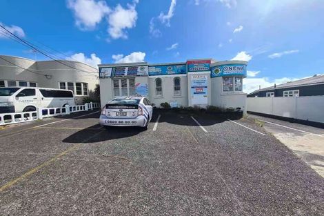 Photo of property in 2/225 Onewa Road, Birkenhead, Auckland, 0626