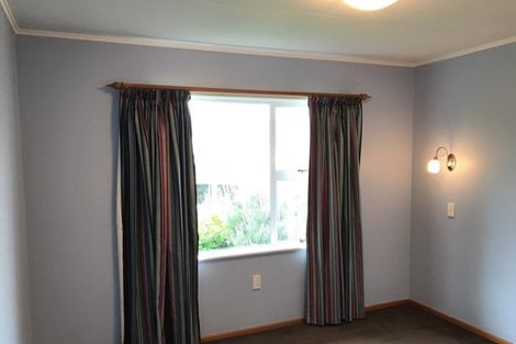 Photo of property in 3 Angell Street, Johnsonville, Wellington, 6037
