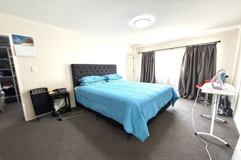 Photo of property in 1/11 Keswick Close, Northpark, Auckland, 2013