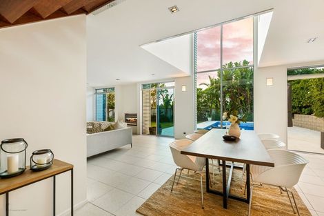 Photo of property in 7 Rangi Avenue, Schnapper Rock, Auckland, 0632