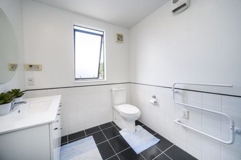 Photo of property in 44 Ruapehu Drive, Fitzherbert, Palmerston North, 4410