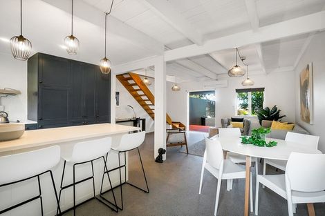 Photo of property in 2/7a Seaside Avenue, Waterview, Auckland, 1026