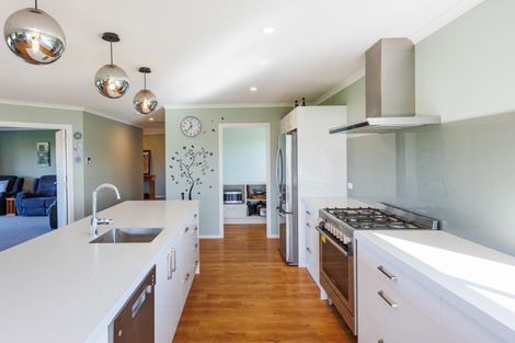 Photo of property in 21 Loveston Lane, Kelvin Grove, Palmerston North, 4470