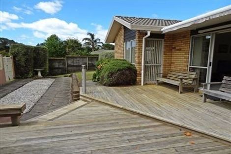 Photo of property in 22 Vanderbilt Parade, Albany, Auckland, 0632