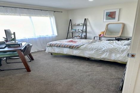 Photo of property in 85a Sunnynook Road, Forrest Hill, Auckland, 0620