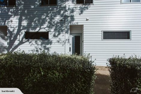 Photo of property in The Strand, 8/16 Ronald Street, Strandon, New Plymouth, 4312