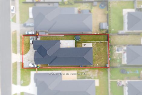 Photo of property in 13 Walter Ruddock Avenue, Kumeu, 0810