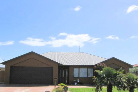 Photo of property in 4 Madeleine Terrace, Papamoa Beach, Papamoa, 3118