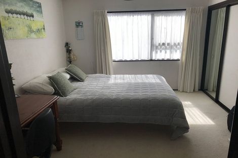 Photo of property in 2/5 Kegworth Place, Browns Bay, Auckland, 0630