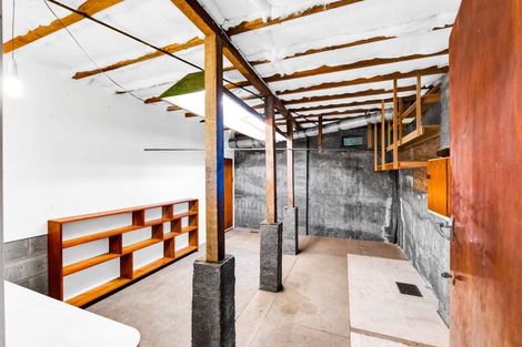 Photo of property in 6 Ridge Lane, New Plymouth, 4310