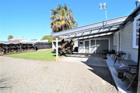 Photo of property in 12 Ross Street, Woodville, 4920