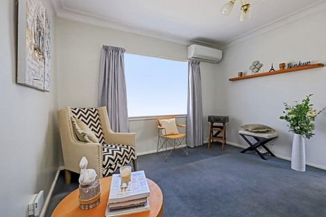 Photo of property in 215 Mayfair Avenue, Mayfair, Hastings, 4122