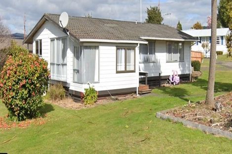 Photo of property in 2 Bata Place, Pomare, Rotorua, 3015