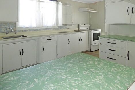 Photo of property in 46 Pratt Avenue, Foxton Beach, Foxton, 4815