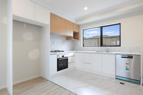 Photo of property in 10e Roberts Road, Te Atatu South, Auckland, 0610