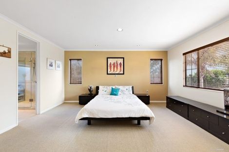 Photo of property in 33 Byblos Place, The Gardens, Auckland, 2105