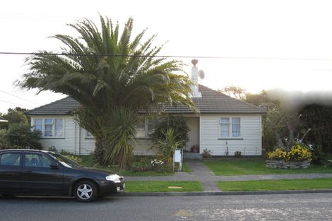Photo of property in 4 Strand Crescent, Naenae, Lower Hutt, 5011