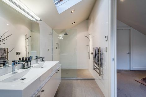 Photo of property in 16 Wellpark Avenue, Grey Lynn, Auckland, 1021