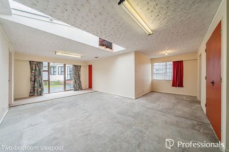Photo of property in 33 Donnelley Drive, Wainuiomata, Lower Hutt, 5014