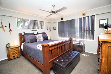 Photo of property in 5 Claridge Street, Glen Eden, Auckland, 0602